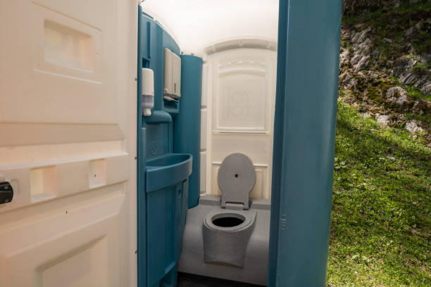 Best Portable restroom trailer rental  in Moyock, NC